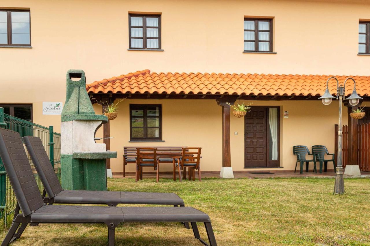 Apartamentos El Acebo Navés Esterno foto
